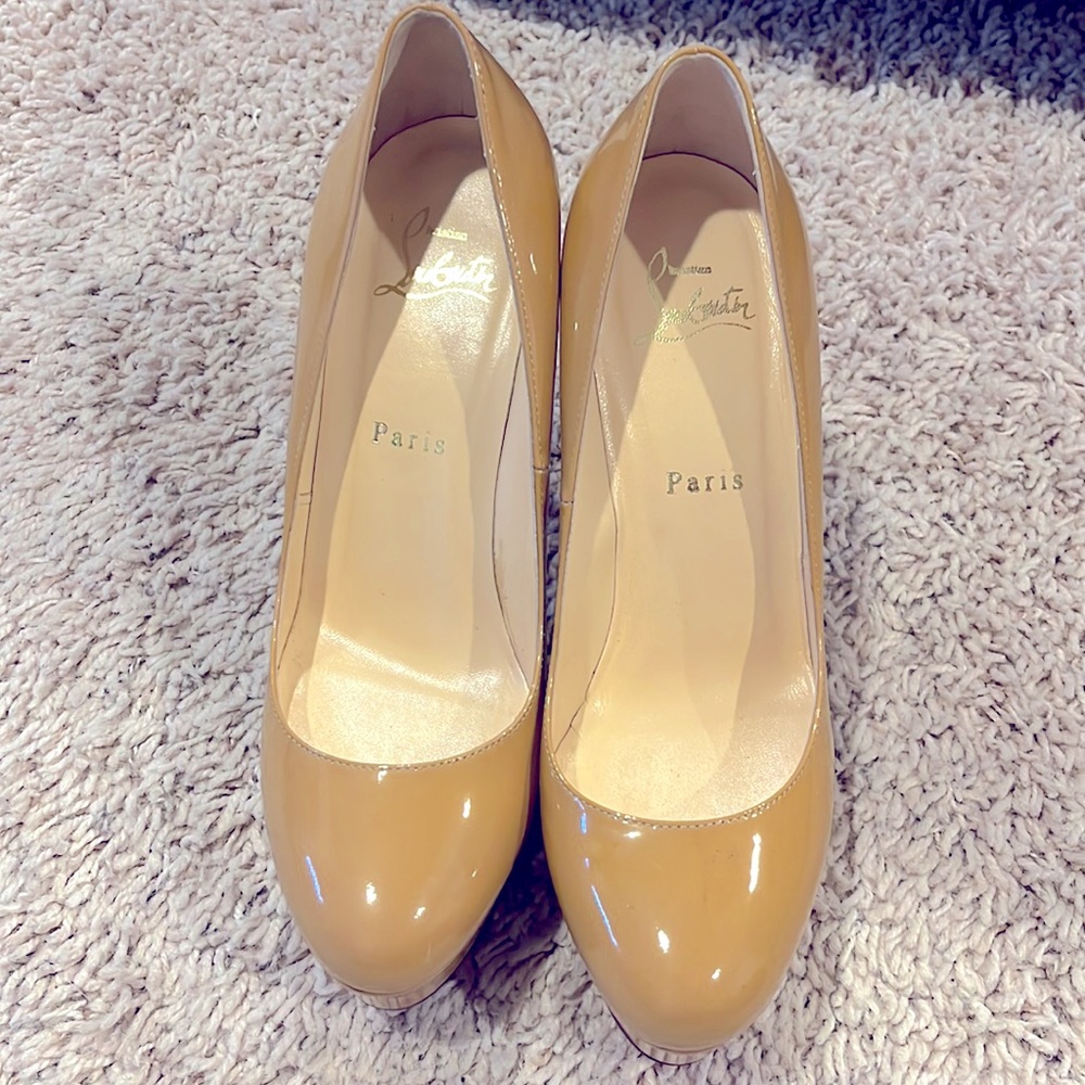 Authentic Patent Leather, fits like 7
